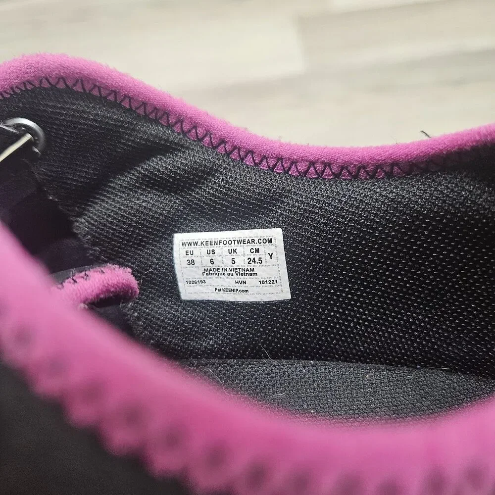 Keen Speed Hound Youth Shoes Black Fuchsia Size 6 Outdoor Water Closed Toe